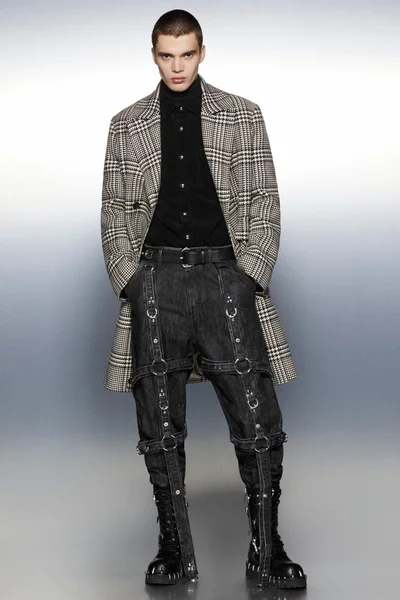 Look 3